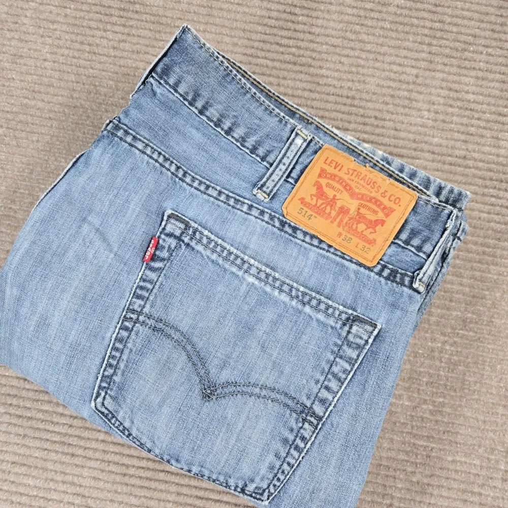 Levi's Men 38x32 Light Wash 514 Straight Fit Denim Jeans